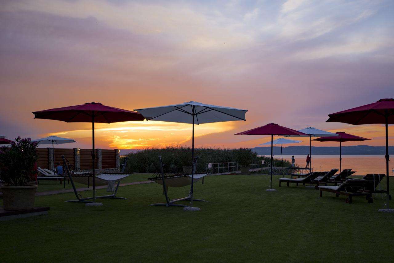 Pole Position Beach Hotel バラトンサールソー エクステリア 写真
